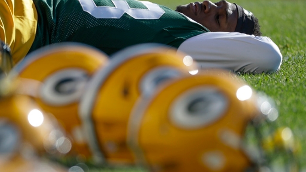Dynamic Martellus Bennett adds life to Packers locker room